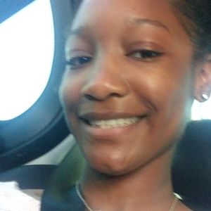 Meet your Posher, Desiree